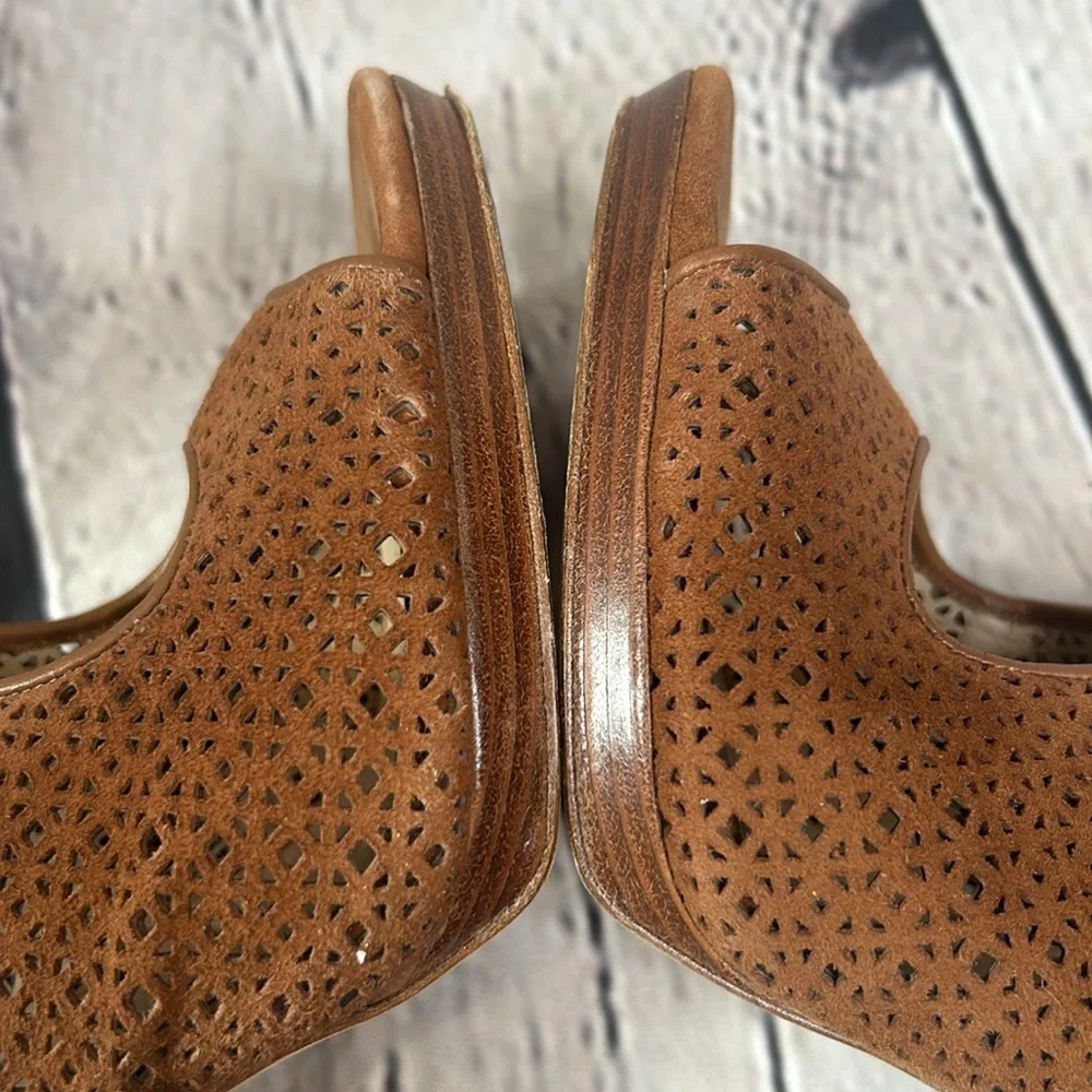 Tory Burch Ellie Heeled Brown Suede Sandals Size 9.5 Great Condition